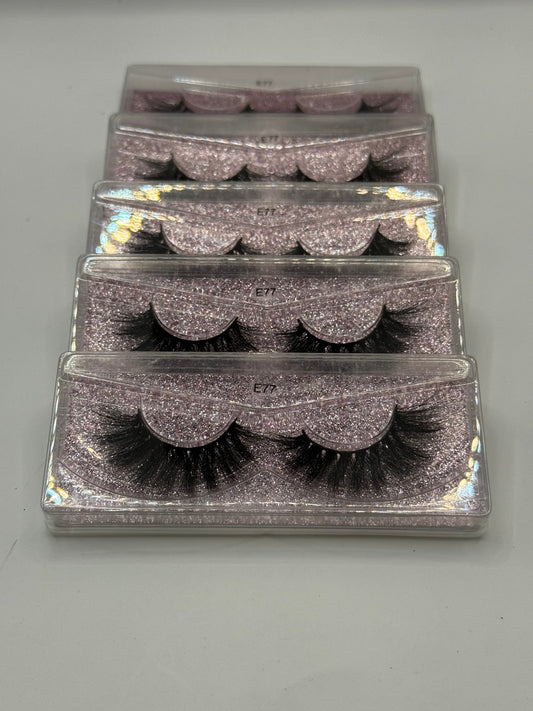Blush Boss – E77 Luxe Strip Lash